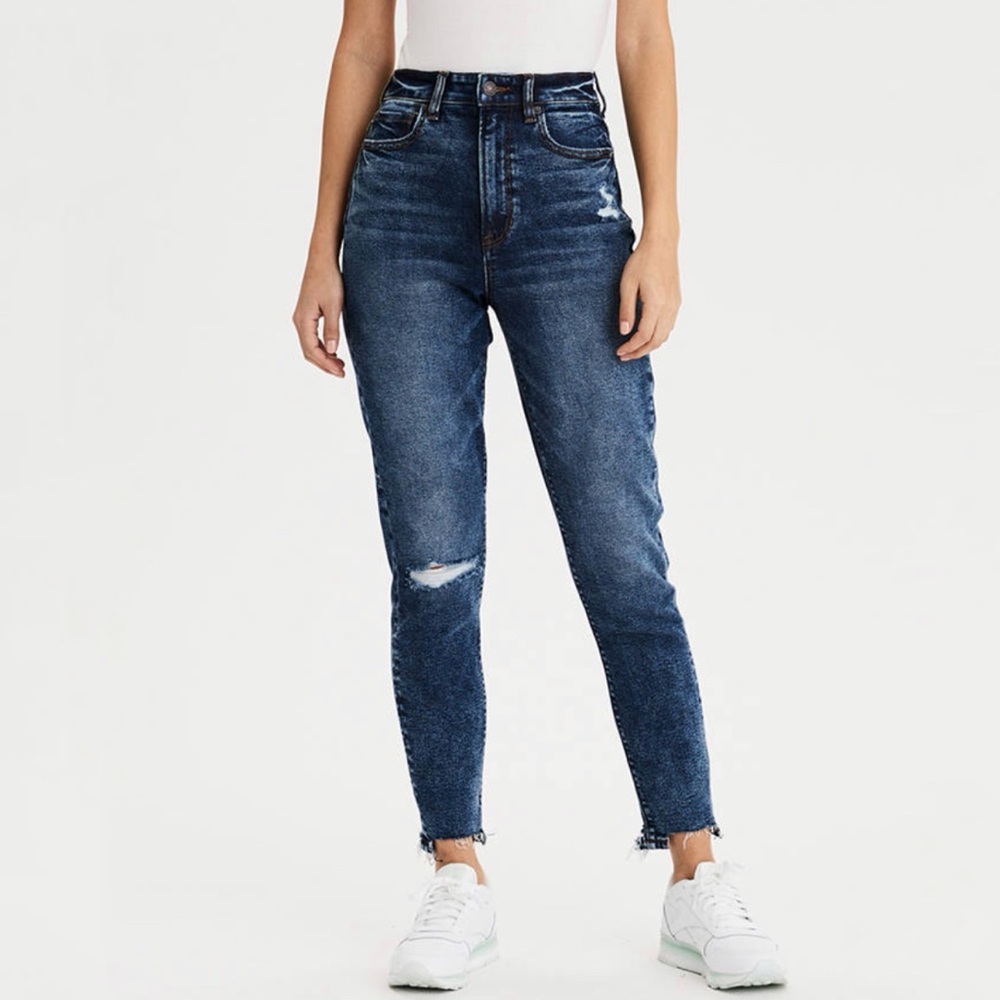 AMERICAN EAGLE • Highest Rise Mom Jean